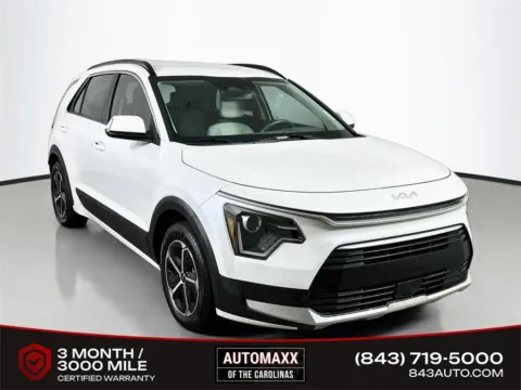 White 2023 Kia Niro EX for sale in Summerville, SC