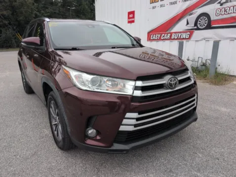 Red 2019 Toyota Highlander XLE for sale in Summerville, SC