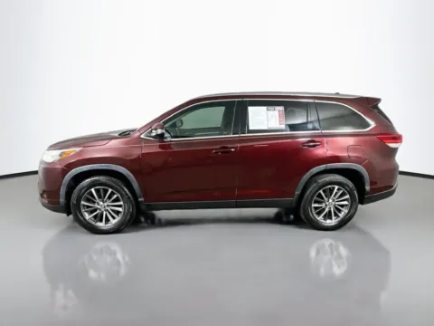 More photos of 2019 Toyota Highlander XLE at Automaxx of the Carolinas, SC