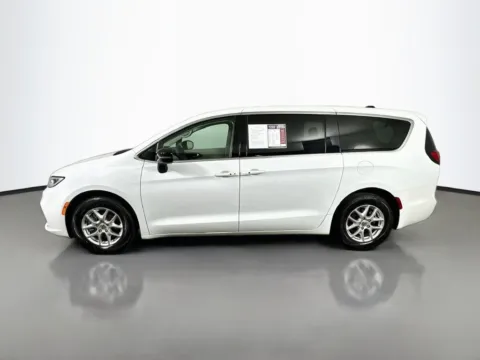 More photos of 2024 Chrysler Pacifica Touring L at Automaxx of the Carolinas, SC