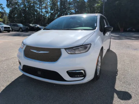 Another view of 2024 Chrysler Pacifica Touring L for sale in Summerville, SC at Automaxx of the Carolinas