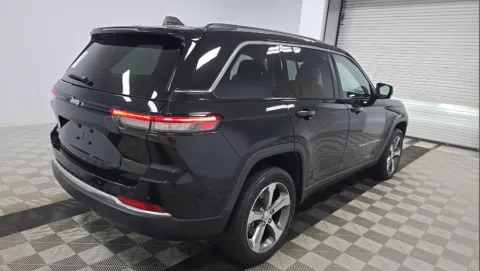More photos of 2023 Jeep Grand Cherokee 4xe at Automaxx of the Carolinas, SC