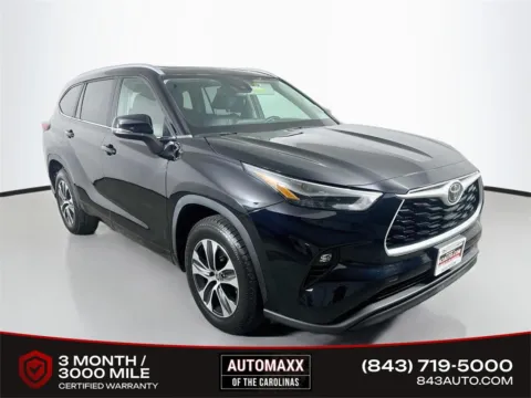 Black 2023 Toyota Highlander XLE for sale in Summerville, SC