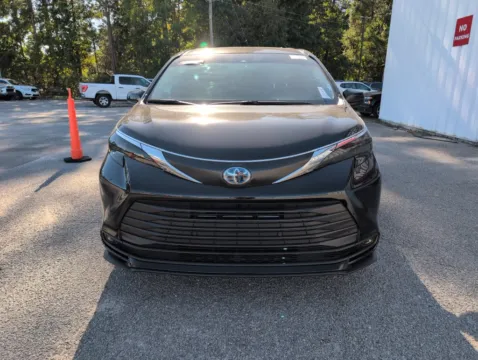 Photos of 2025 Toyota Sienna XLE for sale in Summerville, SC at Automaxx of the Carolinas
