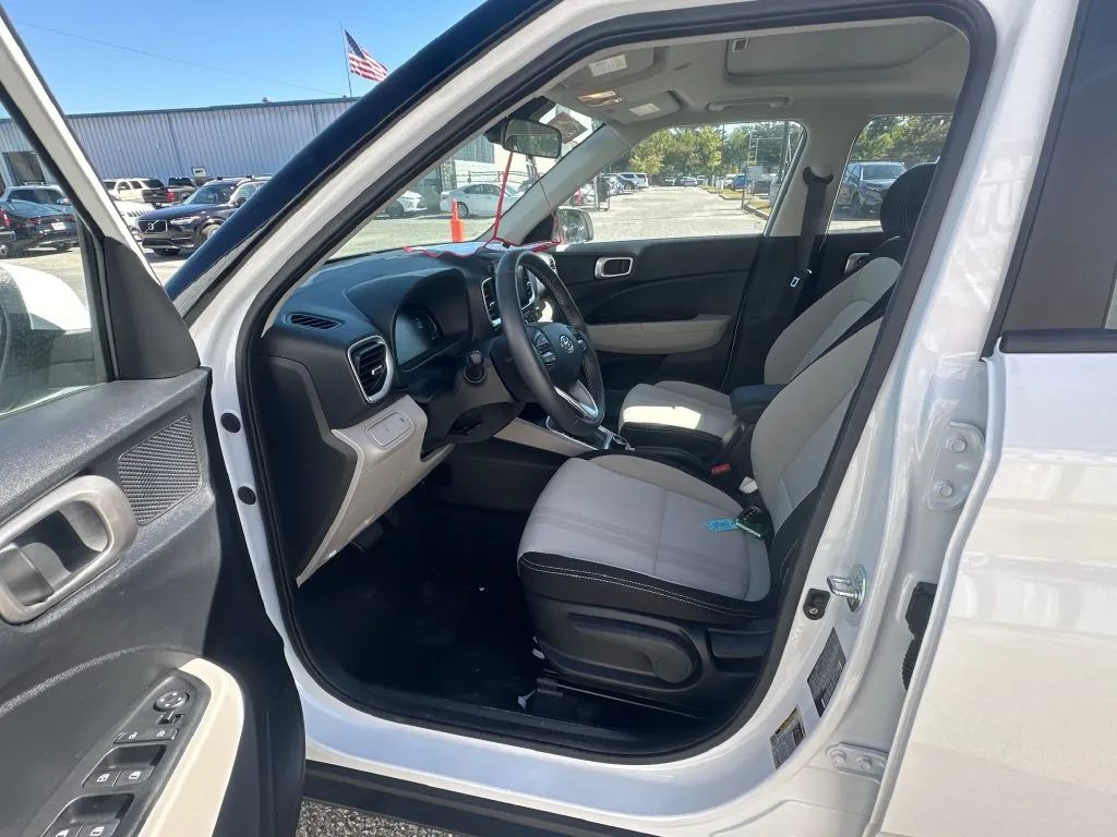 2026 Hyundai Venue SEL - Photo 10