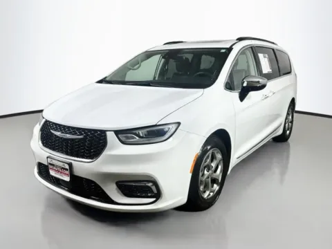 Another view of 2023 Chrysler Pacifica Limited for sale in Summerville, SC at Automaxx of the Carolinas