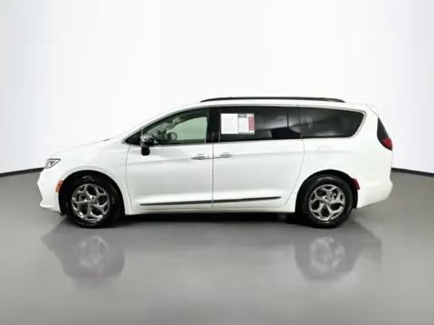 More photos of 2023 Chrysler Pacifica Limited at Automaxx of the Carolinas, SC