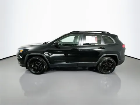 More photos of 2023 Jeep Cherokee Altitude at Automaxx of the Carolinas, SC