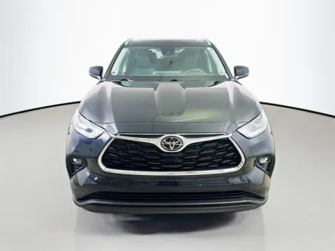 Photos of 2023 Toyota Highlander Limited for sale in Summerville, SC at Automaxx of the Carolinas