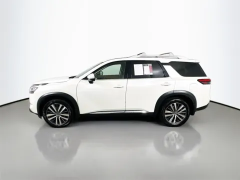 More photos of 2022 Nissan Pathfinder Platinum at Automaxx of the Carolinas, SC