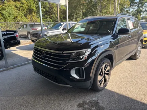 Photos of 2024 Volkswagen Atlas 2.0T SE w/Technology for sale in Summerville, SC at Automaxx of the Carolinas