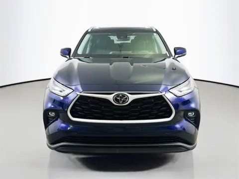 Photos of 2023 Toyota Highlander XLE for sale in Summerville, SC at Automaxx of the Carolinas