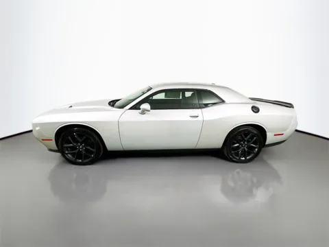 More photos of 2022 Dodge Challenger SXT at Automaxx of the Carolinas, SC