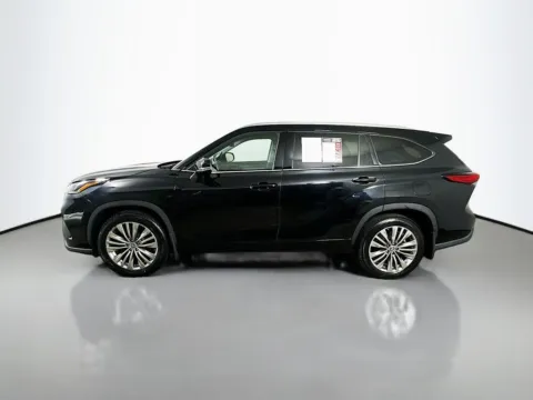 More photos of 2022 Toyota Highlander Platinum at Automaxx of the Carolinas, SC