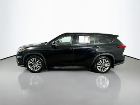 More photos of 2022 Toyota Highlander Platinum at Automaxx of the Carolinas, SC