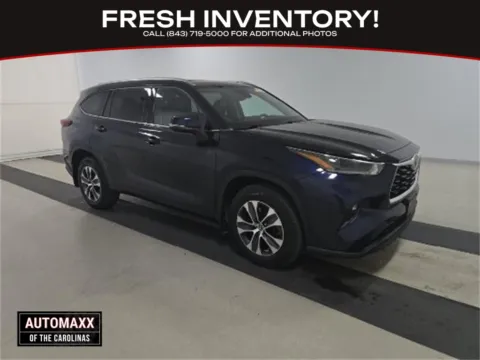 Blue 2021 Toyota Highlander XLE for sale in Summerville, SC