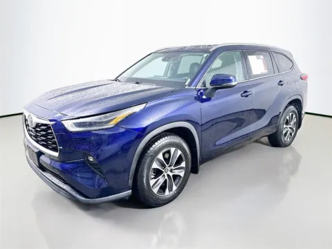 Another view of 2021 Toyota Highlander XLE for sale in Summerville, SC at Automaxx of the Carolinas