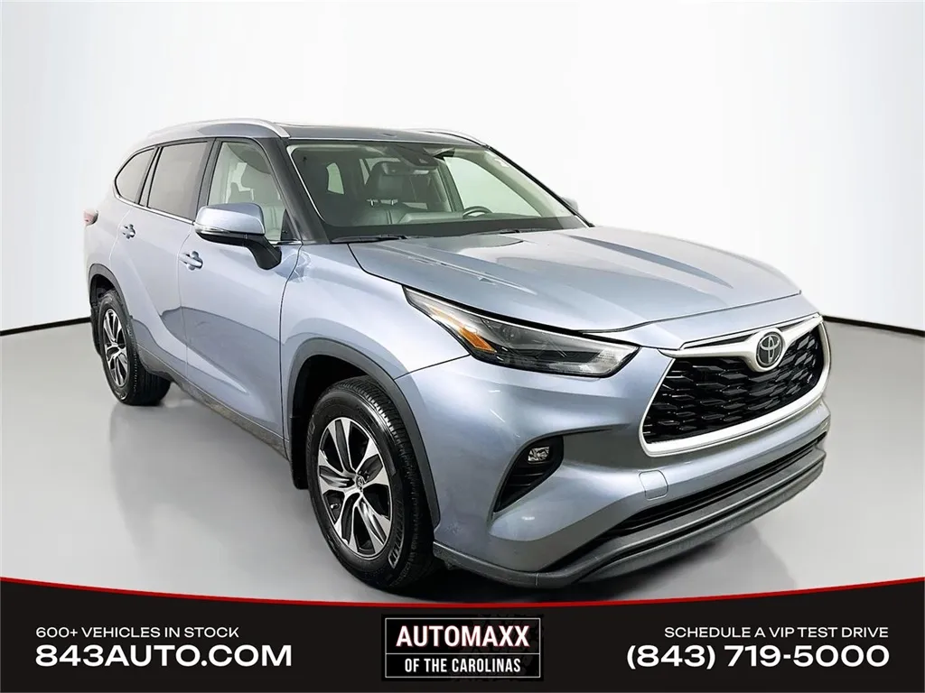 White 2024 Toyota Highlander XLE for sale in Summerville, SC