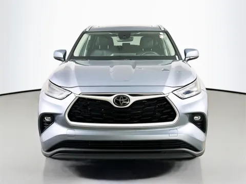 Photos of 2024 Toyota Highlander XLE for sale in Summerville, SC at Automaxx of the Carolinas