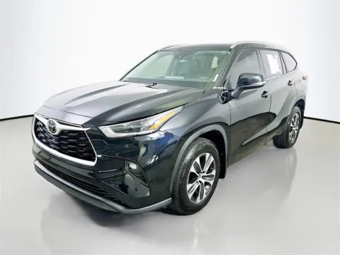 Another view of 2021 Toyota Highlander XLE for sale in Summerville, SC at Automaxx of the Carolinas