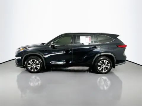 More photos of 2021 Toyota Highlander XLE at Automaxx of the Carolinas, SC