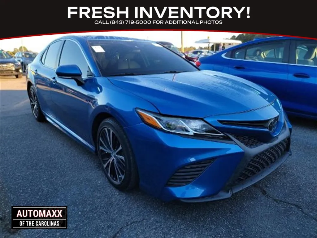 Blue 2020 Toyota Camry SE for sale in Summerville, SC