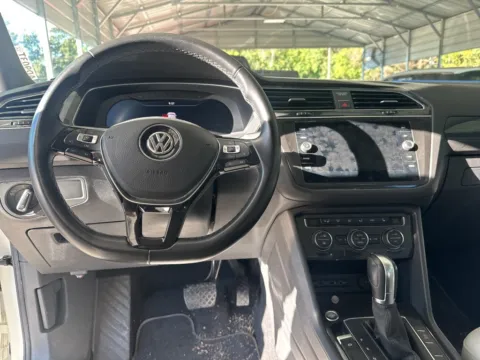 More photos of 2018 Volkswagen Tiguan 2.0T SEL Premium at Automaxx of the Carolinas, SC