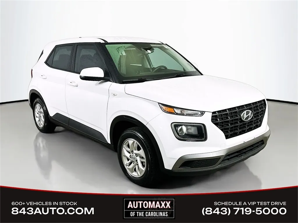 White 2021 Hyundai Venue SE for sale in Summerville, SC