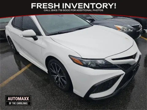 White 2023 Toyota Camry SE for sale in Summerville, SC