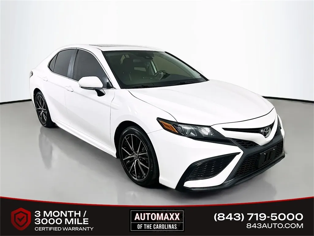 White 2023 Toyota Camry SE for sale in Summerville, SC
