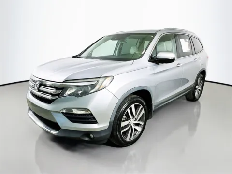 Another view of 2017 Honda Pilot Touring for sale in Summerville, SC at Automaxx of the Carolinas