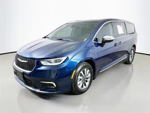 Another view of 2023 Chrysler Pacifica Hybrid Limited for sale in Summerville, SC at Automaxx of the Carolinas