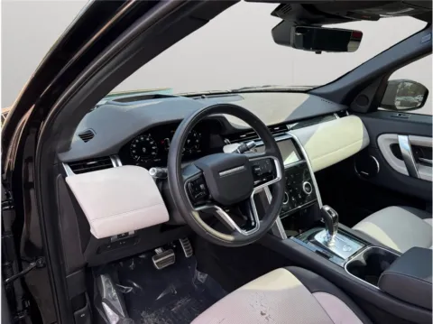 More photos of 2022 Land Rover Discovery Sport SE R-Dynamic Sport Utility 4D at Merit Auto Group Lem Turner, FL