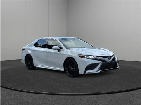 White 2022 Toyota Camry Hybrid XSE Sedan 4D for sale in Jacksonville, FL