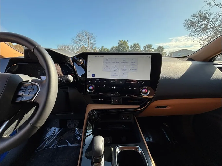 2025 Lexus NX 250 - Photo 11
