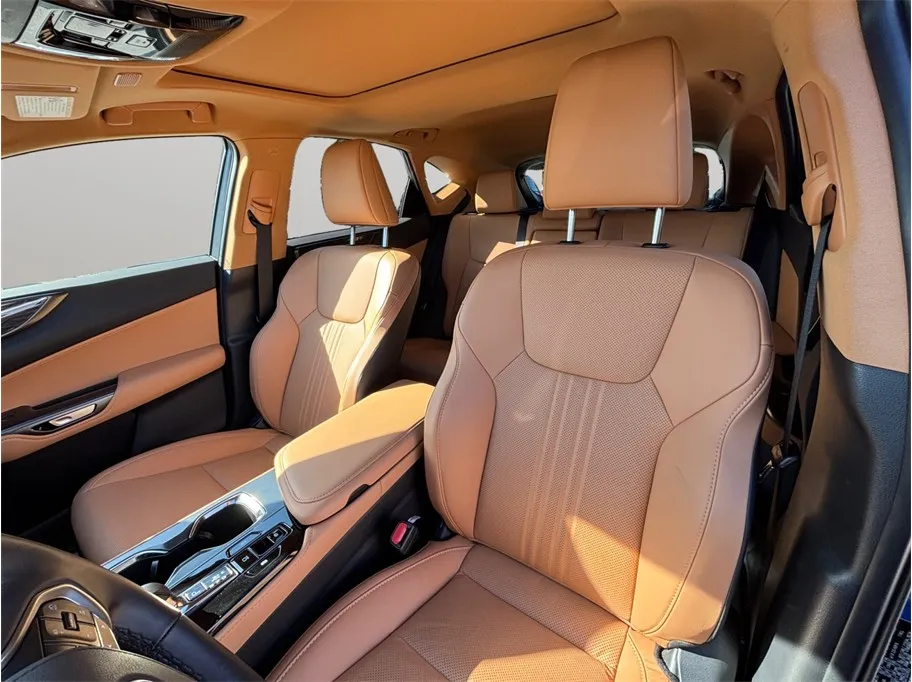 2025 Lexus NX 250 - Photo 18