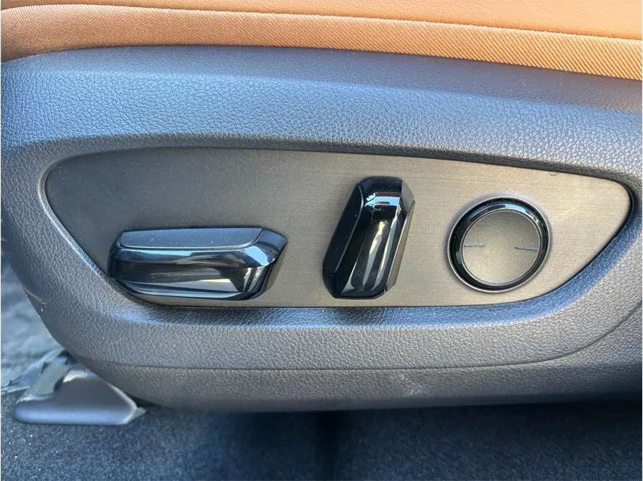 2025 Lexus NX 250 - Photo 19