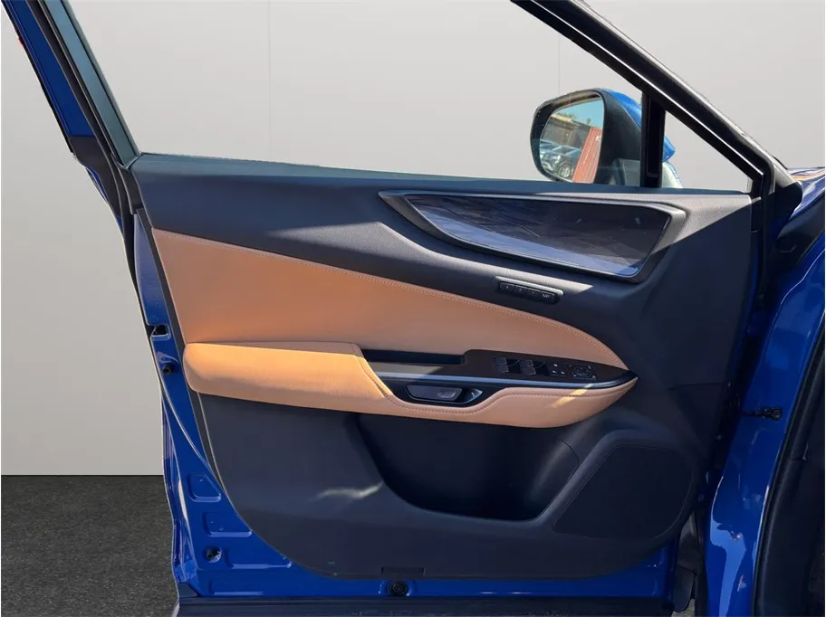 2025 Lexus NX 250 - Photo 21
