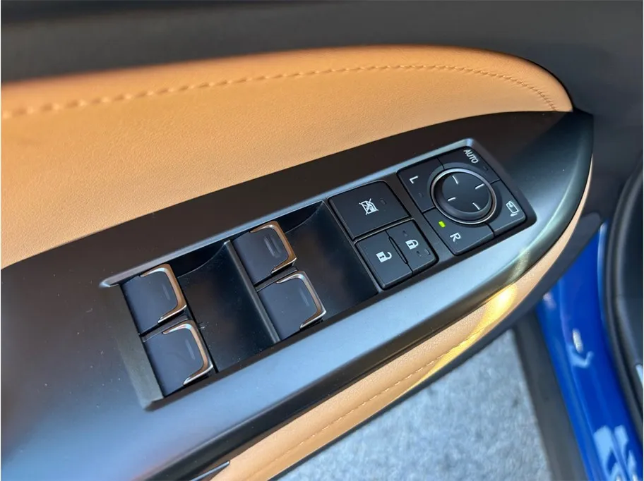 2025 Lexus NX 250 - Photo 22