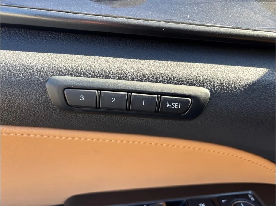 2025 Lexus NX 250 - Photo 23