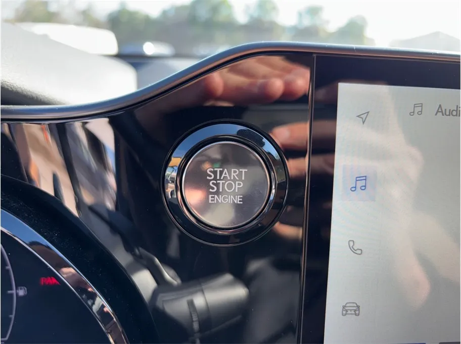 2025 Lexus NX 250 - Photo 28