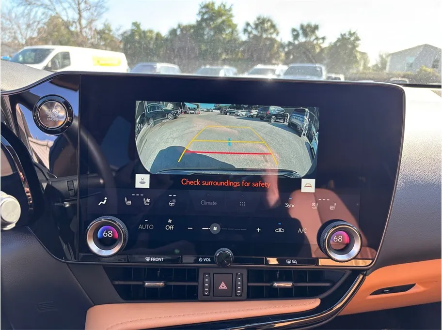 2025 Lexus NX 250 - Photo 30