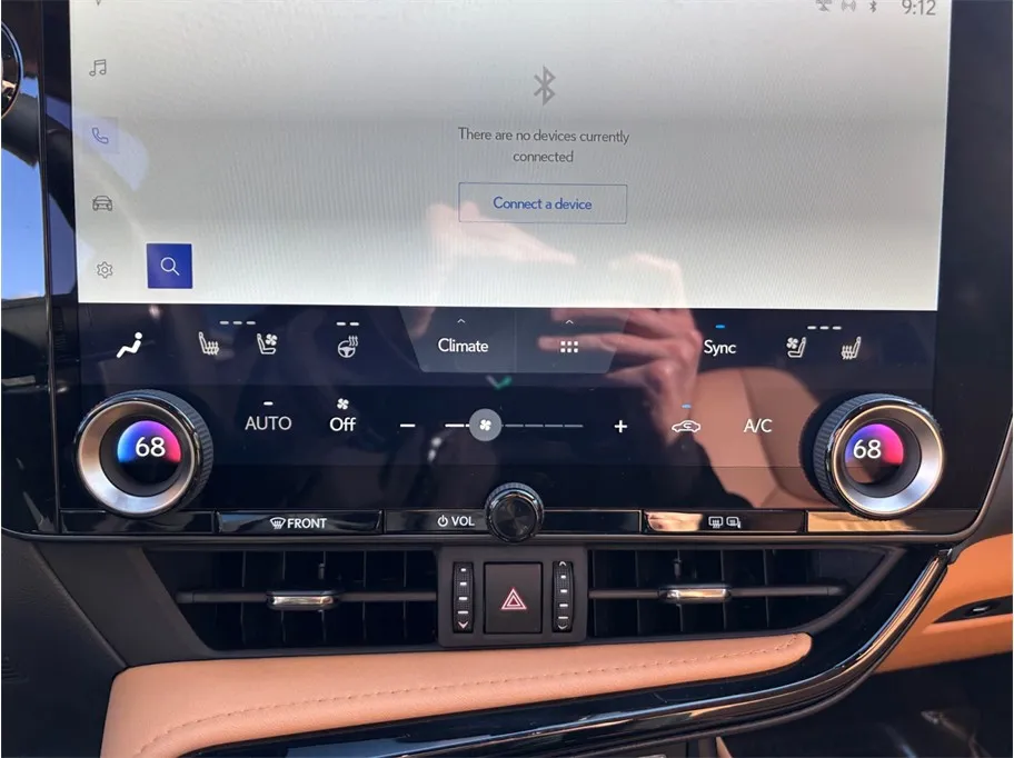 2025 Lexus NX 250 - Photo 31