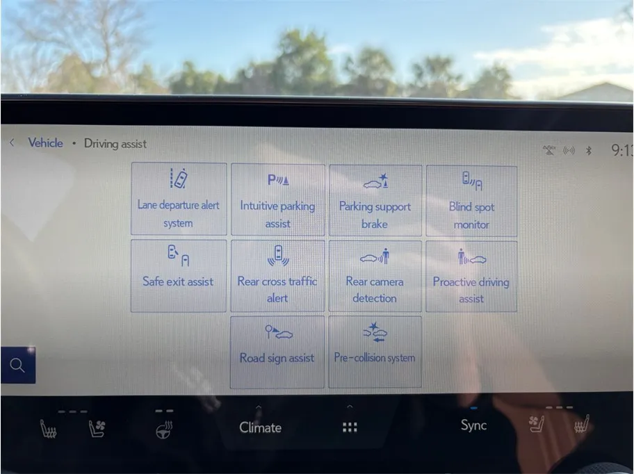2025 Lexus NX 250 - Photo 33