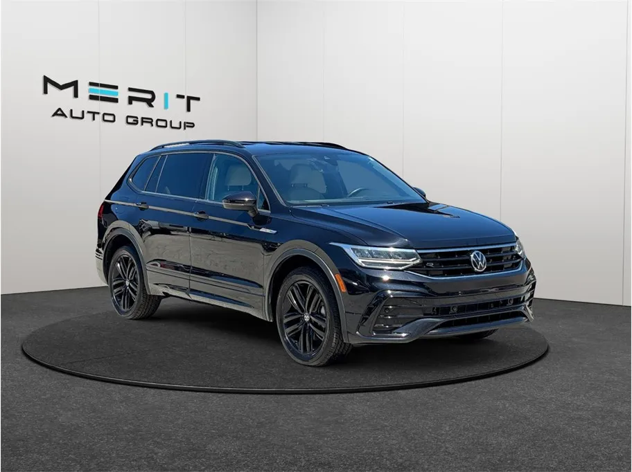 Black 2022 Volkswagen Tiguan SE R-Line Black Sport Utility 4D for sale in Jacksonville, FL