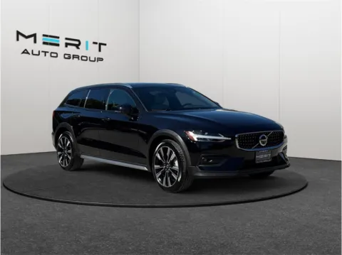 Black 2024 Volvo V60 B5 Ultimate Cross Country Wagon 4D for sale in Jacksonville, FL