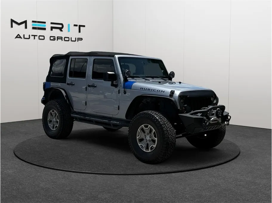Silver 2015 Jeep Wrangler Unlimited Rubicon Sport Utility 4D for sale in Jacksonville, FL