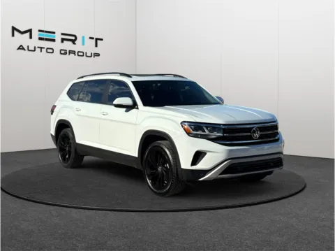 White 2022 Volkswagen Atlas SE w/Tech Pkg Sport Utility 4D for sale in Jacksonville, FL