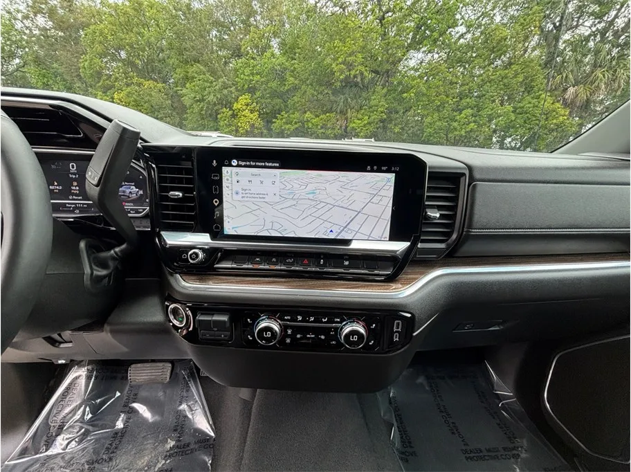 GMC Sierra photo 11
