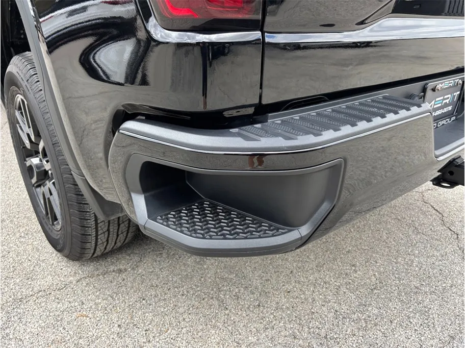 GMC Sierra photo 18